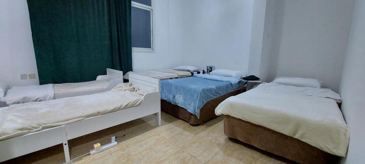 Hostel The Venue Aladdin Kuwait City Eksteriør billede